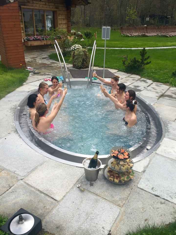 Ma le famose amiche?? - 1