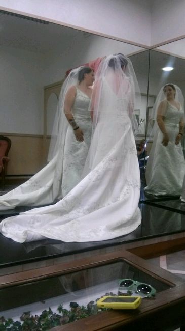 Mi fate vedere i vostri abiti? - 2