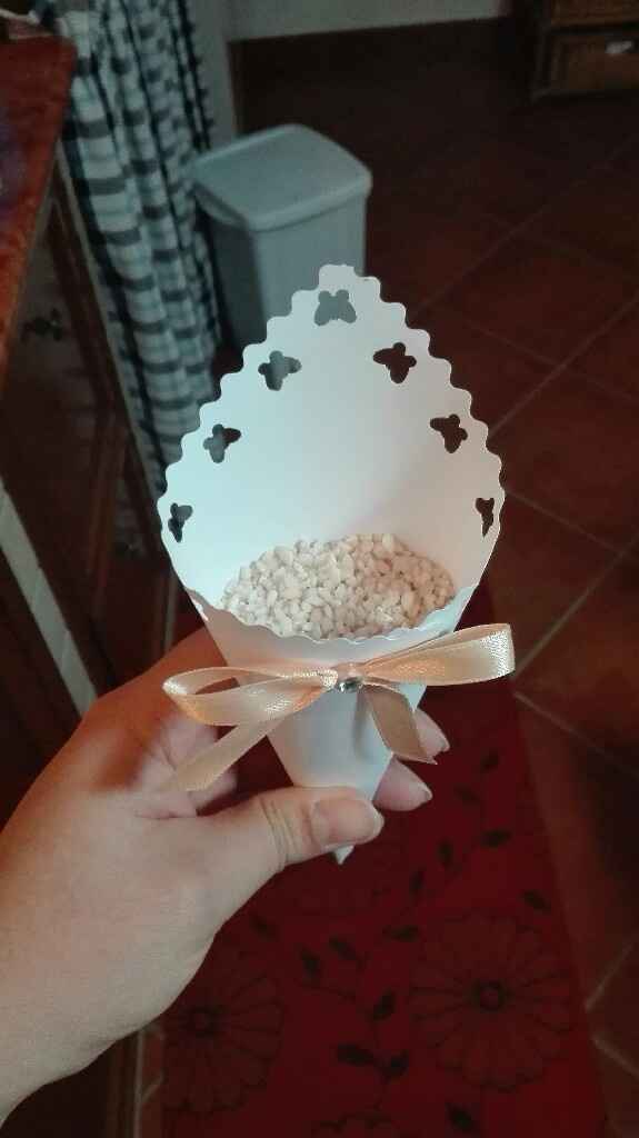 Coni con riso colorato - 1