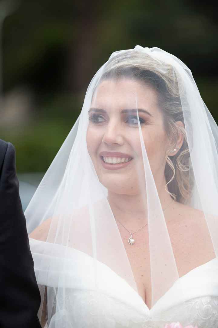 Acconciatura con il velo a calata - 1