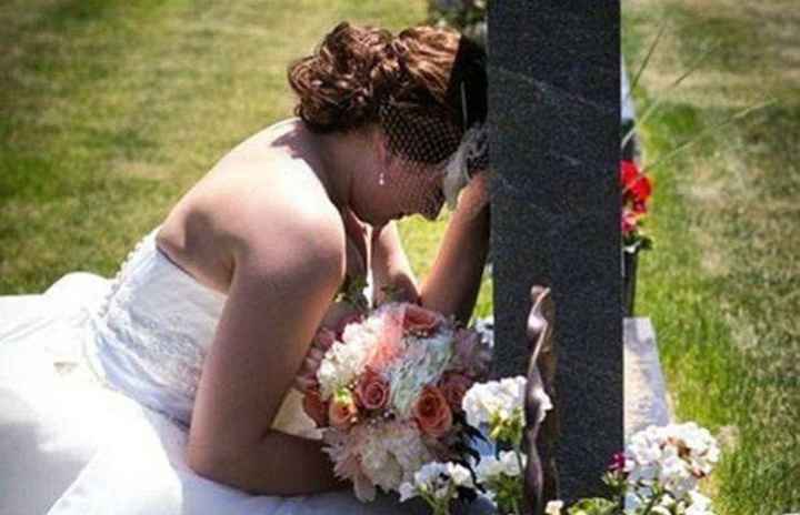 la sposa e la  lapide