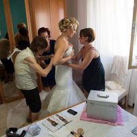 Chi aiuta la sposa a vestirsi? - 2