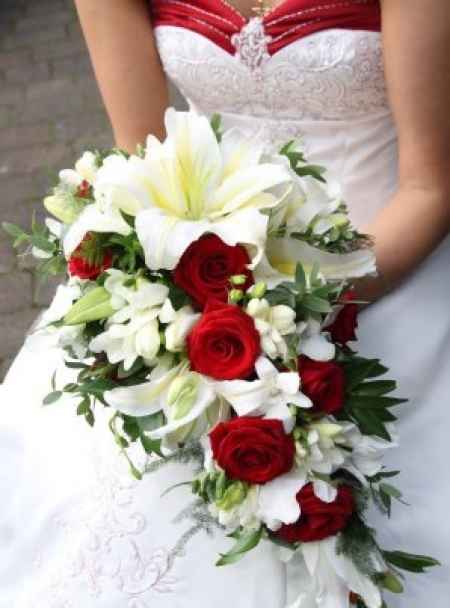 Colore bianco e rosso boquet segnaposti e tema - 1