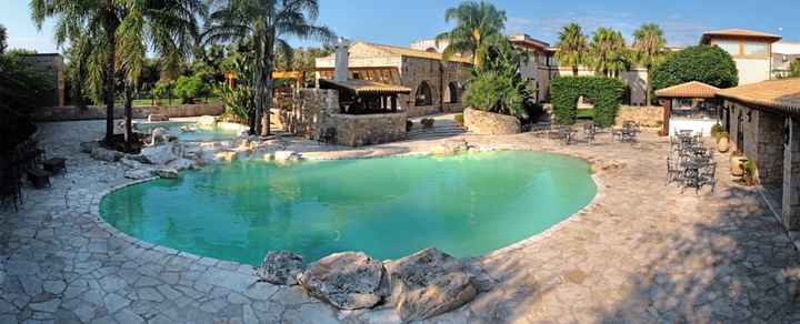 esterno piscina piccola