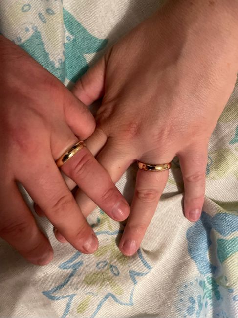 🎁👩🏼‍❤️‍👨🏻💍 3