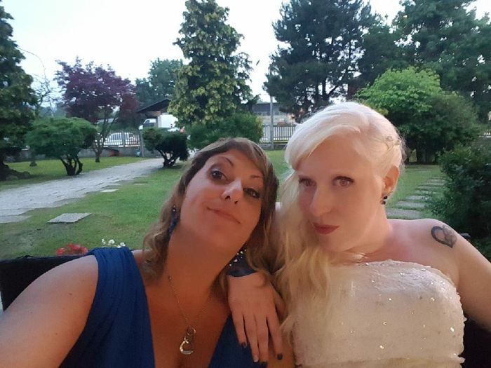 Buio totale su acconciatura e trucco! - 4