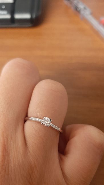 Come è il vostro anello di fidanzamento?? 9