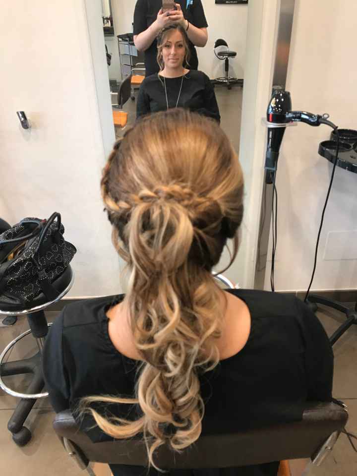 Aiuto acconciatura - 1