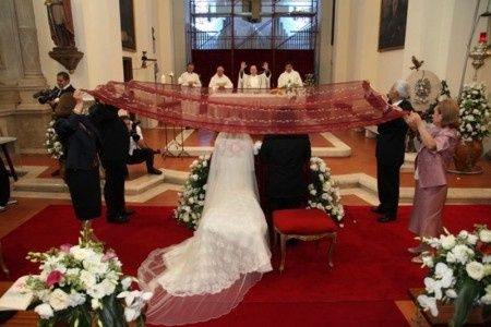 Come sedersi in chiesa con il vestito? - 2