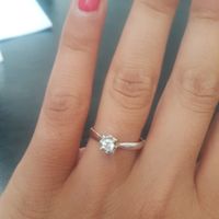 E ora mostraci una foto del tuo anello di fidanzamento! - 1