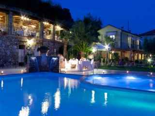 A bordo piscina 3