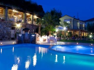 A bordo piscina 3
