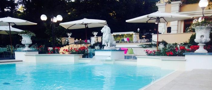 A bordo piscina 7