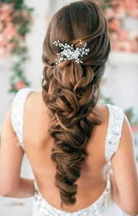 Tenuta acconciatura con treccia - 1