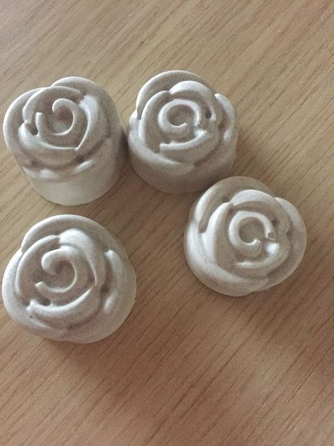 qui sono più grigiastri!