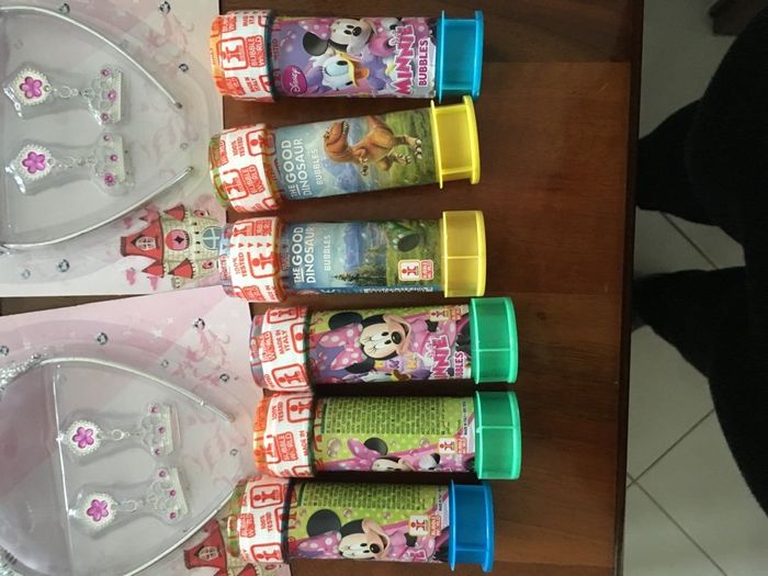 Ecco il contenuto delle borse per i bimbi - 8