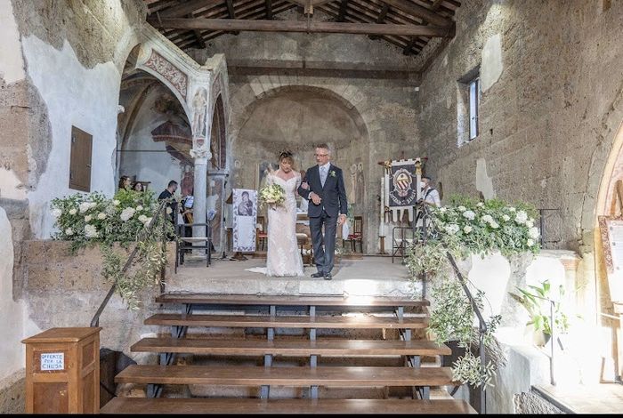 Come addobbare una chiesa piccola? 8