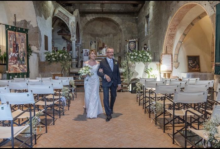 Come addobbare una chiesa piccola? 9