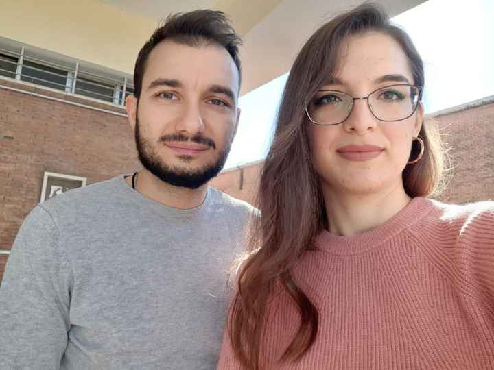 Postate una foto di voi due 👇 - 1