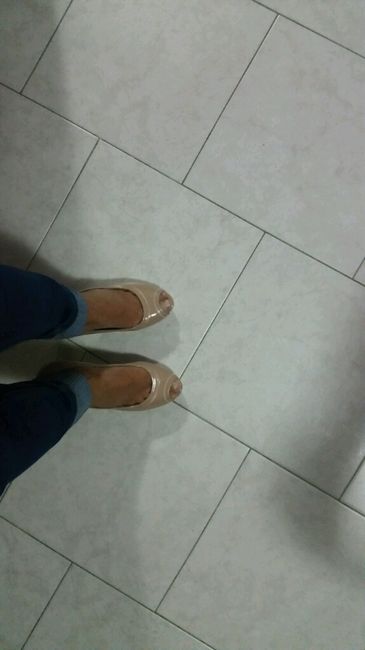 Che colore indosserete le scarpe???? - 1
