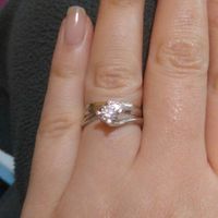 Mi consigliate un modello di fede da abbinare a questo anello di fidanzamento? - 1