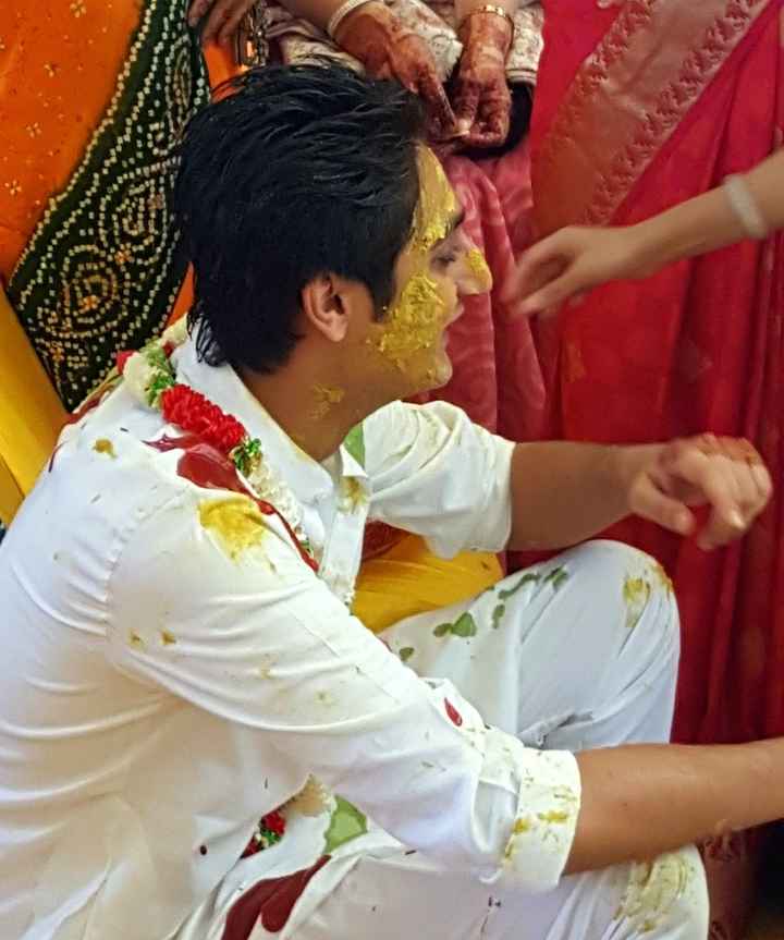 Lo sposo durante l'Haldi