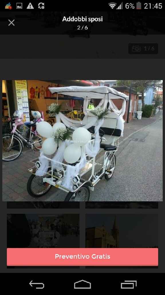 Mezzo particolare per arrivare in chiesa - 1