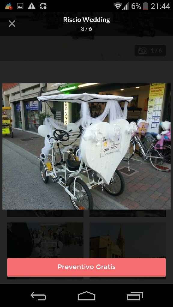 Mezzo particolare per arrivare in chiesa - 2