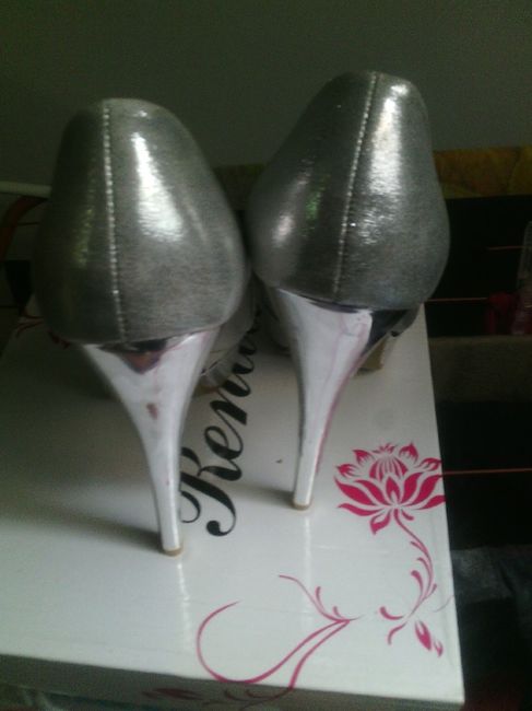 Primo paio scarpe *-* - 3