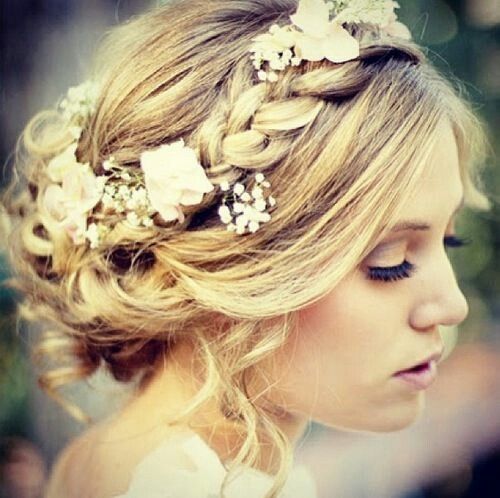 Spose con l'abito tutto in pizzo come farete i capelli? - 1