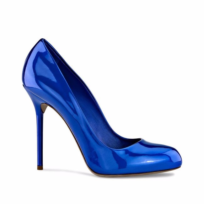 ...scarpe blu elettrico...