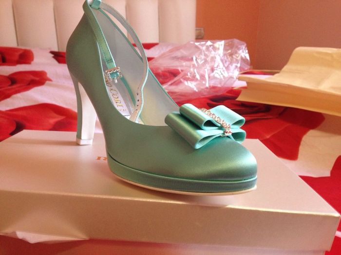 Scarpe sposa....bianche o colorate? mi fate vedere le vostre? - 1