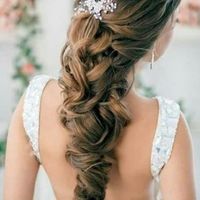  Scollo vestito e acconciatura - 1