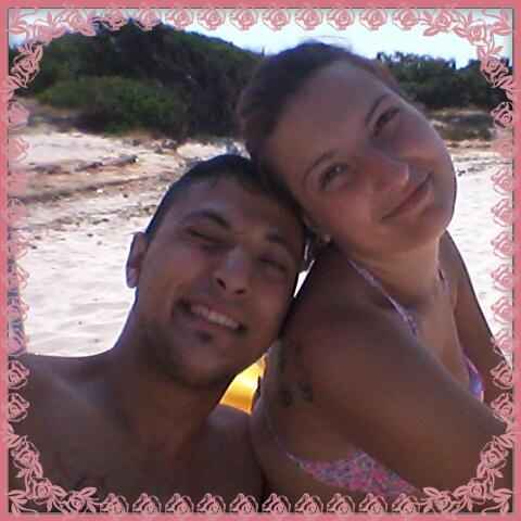 Sondaggio :) chi è il "bello"della coppia?  - 1