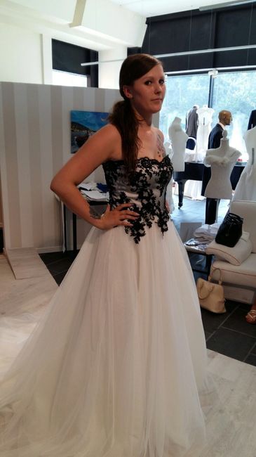  Cerco abiti corti... ma dove? - 1