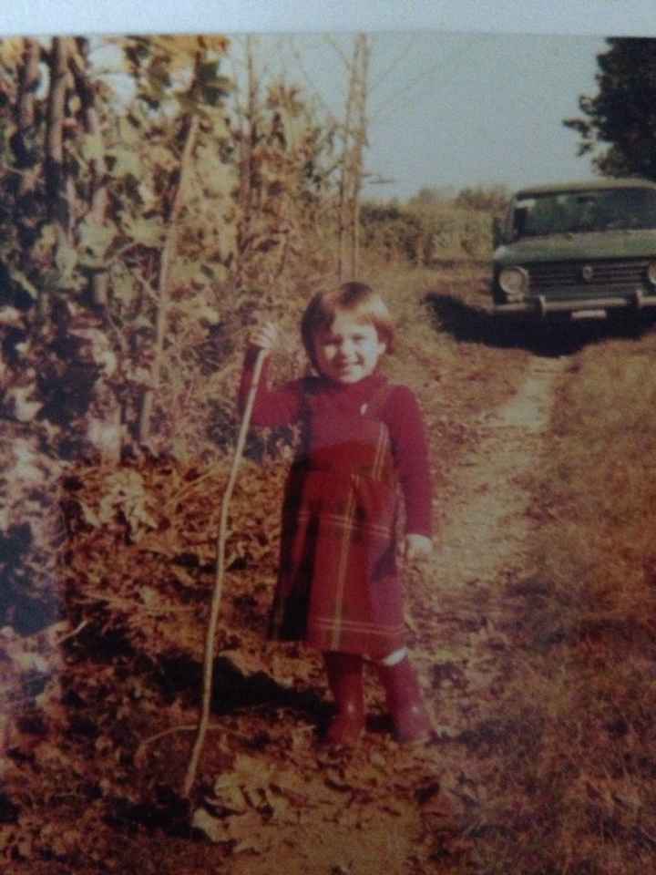 Una nostra foto da bambina e da adulta - 1