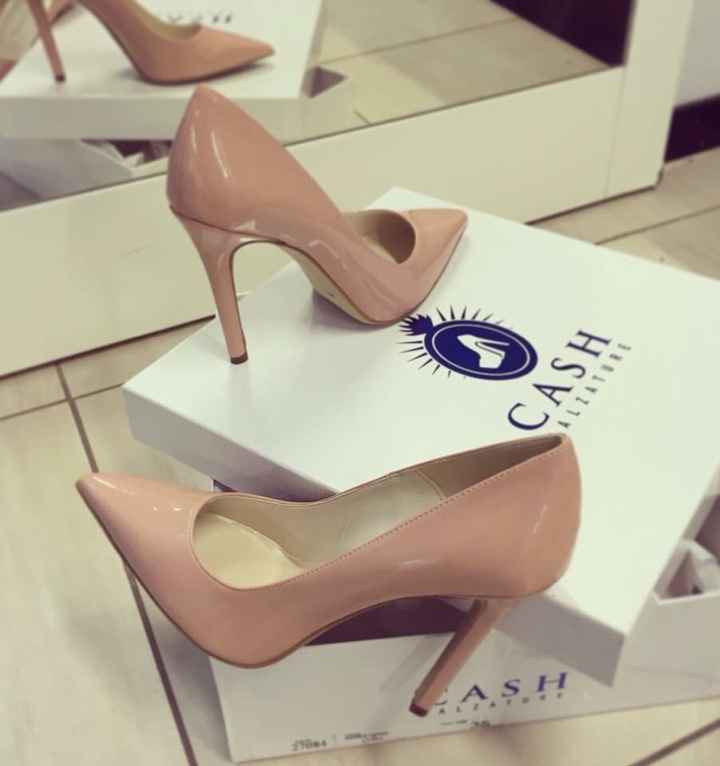 Perché è più complicato trovare le scarpe che il vestito??? - 1