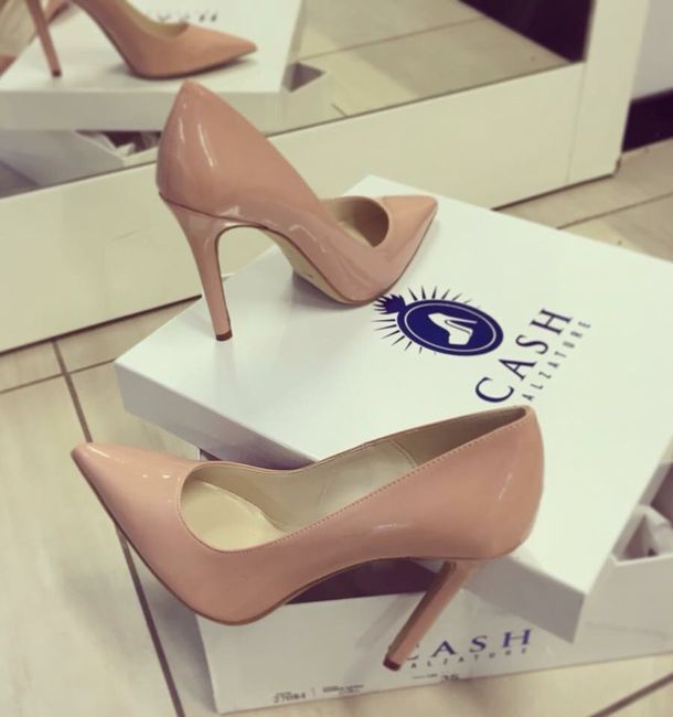 Perché è più complicato trovare le scarpe che il vestito??? - 1