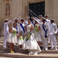 Picchetto d'onore con figlie/damigelle