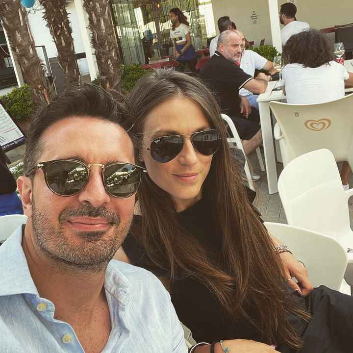 Postate una foto di voi due 👇 - 1