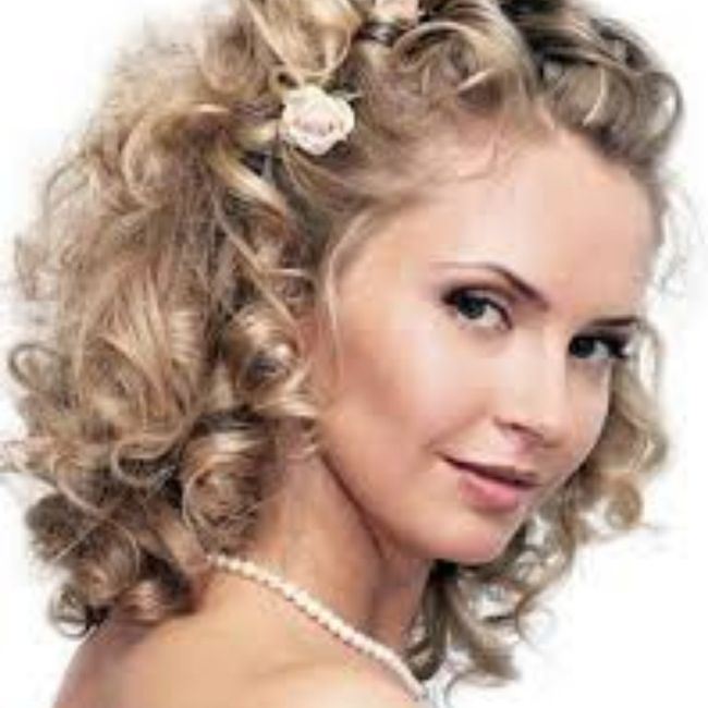 Acconciatura sposa per capelli ricci^2 4