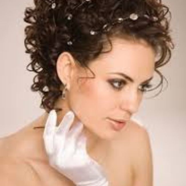 Acconciatura sposa per capelli ricci^2 6