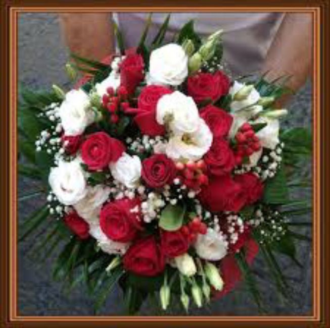 Bouquet rose rosse e bianche 6