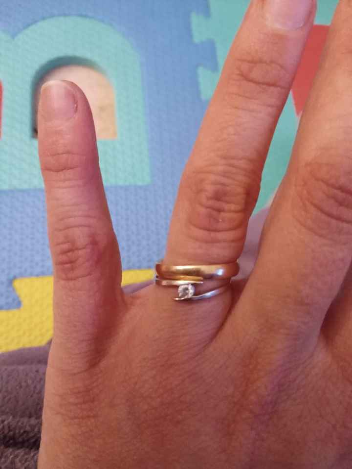 Avete ricevuto l'anello per la proposta di matrimonio?io sì più di uno😅 è per me sono stupendi. Ovvi