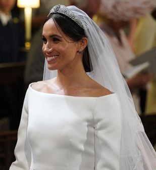 B. Scollo abito Meghan