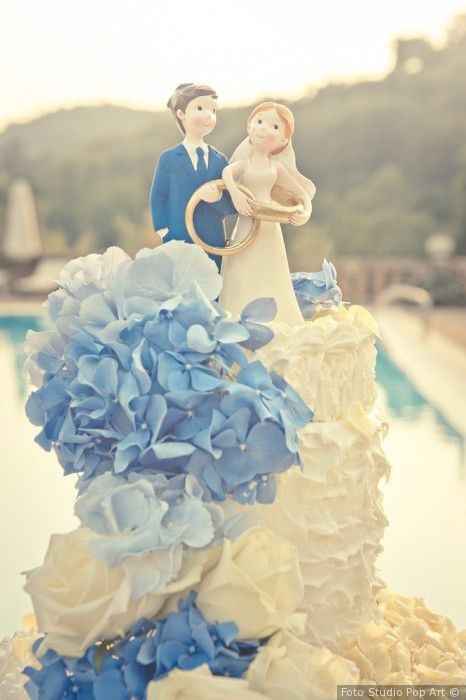 Cake topper