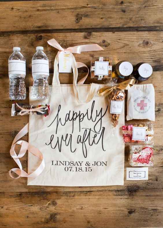 Cosa vi sembra questa wedding bag? La scegliereste? 🛍️