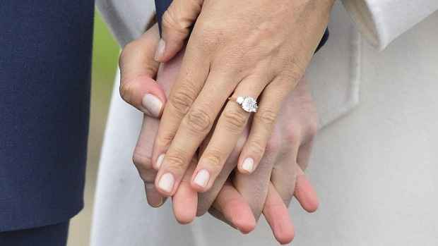 Che voto date alla manicure scelta da Meghan per il giorno delle sue nozze? Promossa o bocciata?