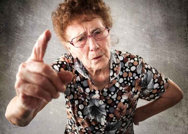 🔸 Opzione B: La tua "amata" suocera!