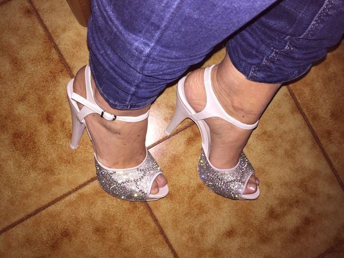 Adora le mie scarpe schiavo 1
